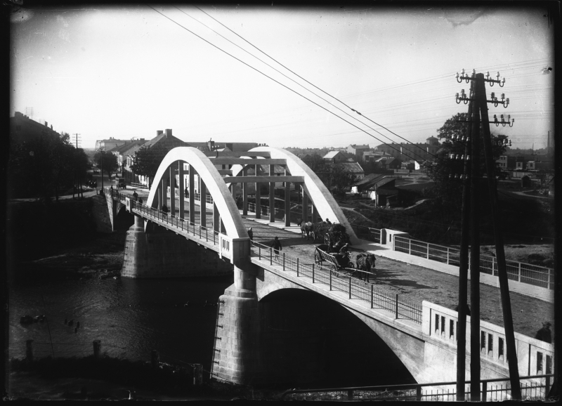 Most na Wisłoku oddany do użytku w 1928 r_Foto autorstwa Rodziny E. Janusza_Ze zbiorów Galerii Fotografii Miasta Rzeszowa