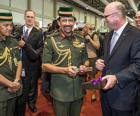 Sułtan Brunei odebrał cztery mieleckie Black Hawki