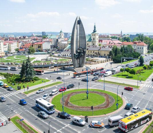 Coraz mniej Honorowych