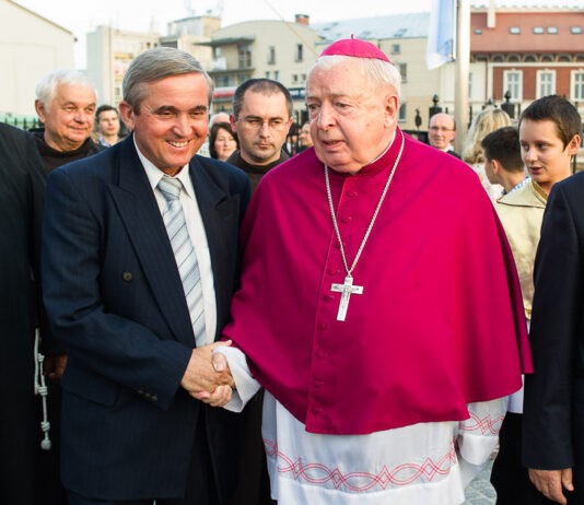 Kaczyński zawiesił Burka. Burek zawiesił się sam