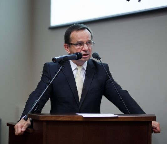 Koniec rządów PiS? Będzie głosowanie za odwołaniem marszałka