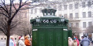 Zdjęcie: Zabytkowy Szalet Miejski w Berlinie / www.fototrip.pl