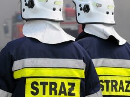 Ogień i kłęby dymu w bloku. Sześćdziesięciolatek ciężko poparzony po pożarze piwnicy