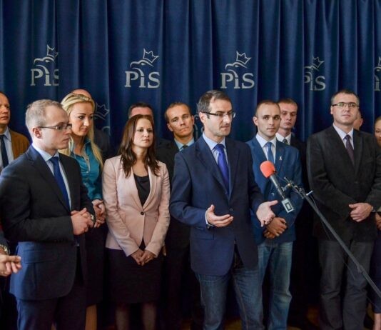 Młoda ekipa europosła PiS startuje w wyborach samorządowych
