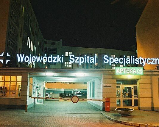 Koronawirus w szpitalu na Szopena. Personel i pacjenci z negatywnymi wynikami