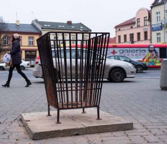Ogrzej się w chłodne dni. W Rzeszowie postawiono koksowniki