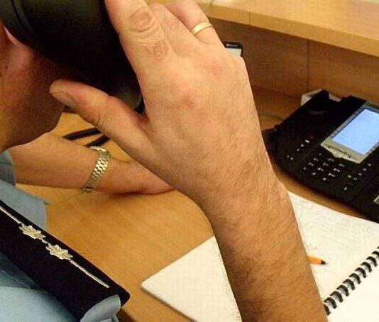 Kobieta straciła 80 tys. zł. Oszust podawał się za policjanta