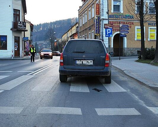 Dwie dziewczynki potrącone na przejściu dla pieszych