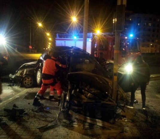 Poważny wypadek na al. Armii Krajowej. 5 osób w szpitalu