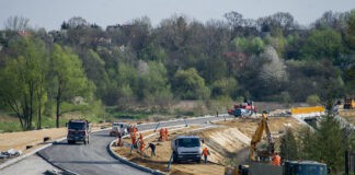 Asfaltowanie odcinka przedłużenia al. Rejtana
