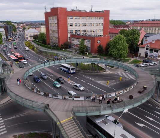 Rzeszów czarnym koniem! Raport o polskich miastach uczących się