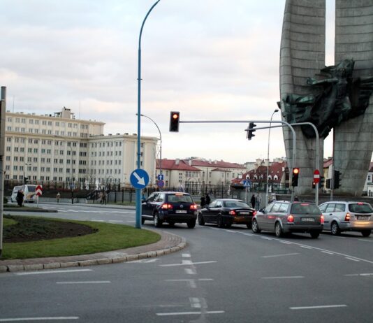 Rondem Dmowskiego – górą, czy dołem? Jest nowy pomysł