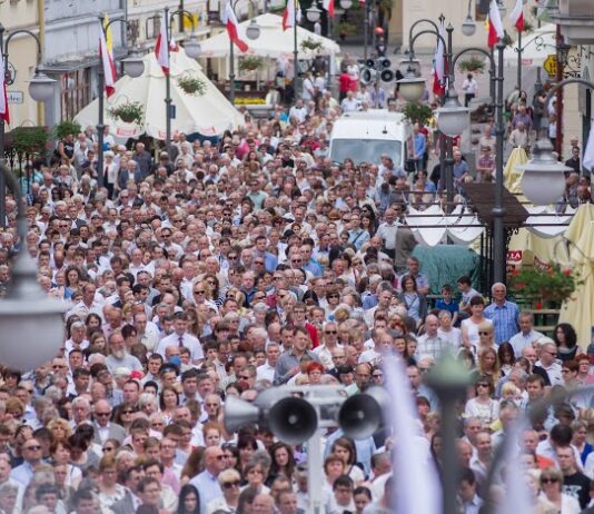 Tysiące mieszkańców Rzeszowa na procesji Bożego Ciała