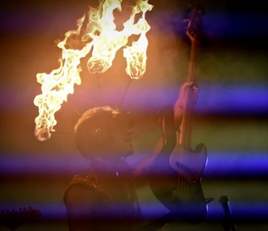 Koncert No Longer Music. Światło i teatr na bulwarach