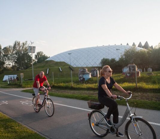 Zdejmą w końcu zadaszenie skateparku? Jest nowy termin