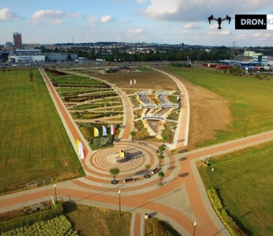 Miasto upiększa Park Papieski. Posadziło 400 drzewek