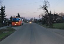 15-letnia dziewczynka wypadła z autobusu
