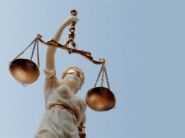 Do… siedmiu razy sztuka? Choroby sędziów, urlopy i wnioski obrońców, a wyroku za postrzelenie dalej nie ma