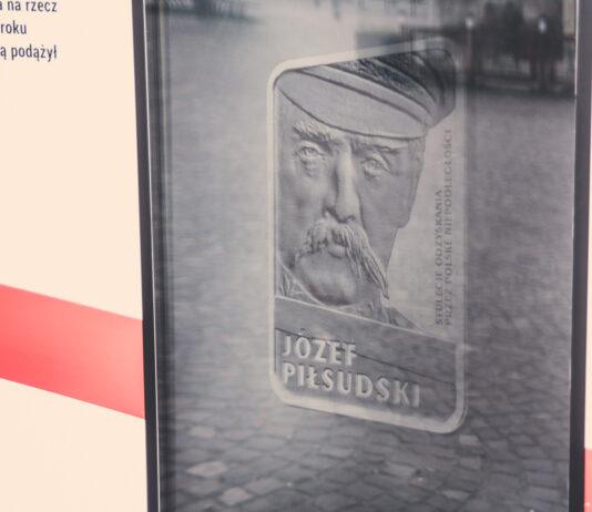 „Drogi do Niepodległej” – multimedialna wystawa o Piłsudskim na Rynku