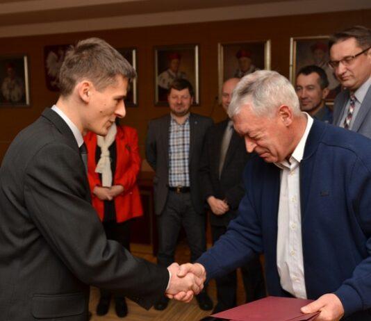 Stypendia od ministra za wybitne osiągnięcia studentów Politechniki Rzeszowskiej