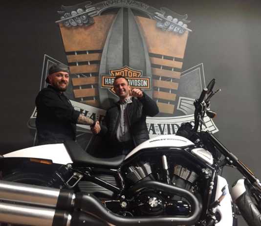 500 osób odwiedziło w tydzień salon Harley-Davidson. Pierwszy motocykl sprzedany!