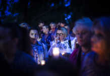 W sobotę wieczorem przed sądem w Rzeszowie szósty „Łańcuch Światła”