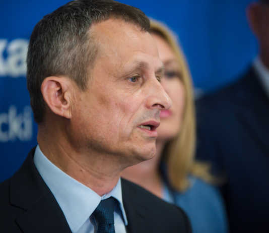 Podkarpacka Platforma Obywatelska żąda wyjaśnień ws. Autosanu