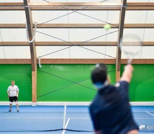 Mieszkańcy skarżą się na kłopoty z rezerwacją kortów tenisowych ROSiR. “Kpina”