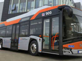 Zmiana czasu w Rzeszowie. Uwaga na nocne autobusy w najbliższy weekend elektryczny autobus firmy Solaris