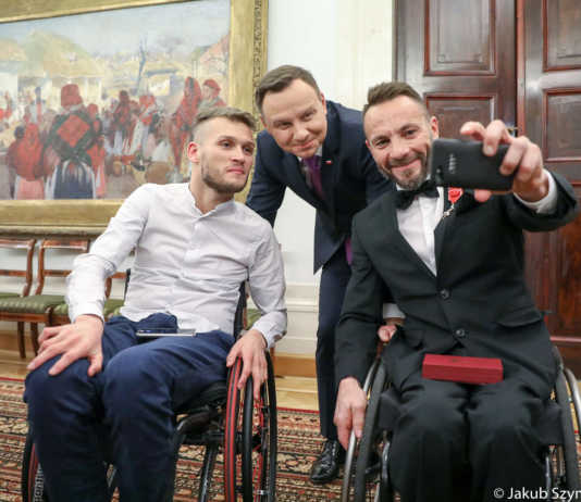 Prezydent Duda odznaczył Rafała Wilka Krzyżem Oficerskim Orderu Odrodzenia Polski