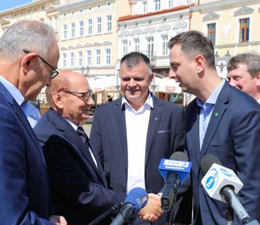 Władysław Kosiniak-Kamysz, szef PSL: W wyborach popieramy Tadeusza Ferenca