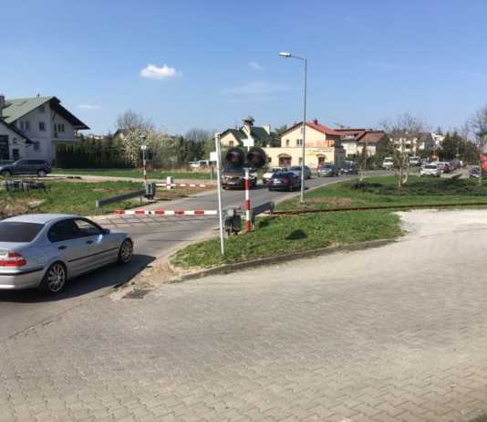Awaria rogatek na przejeździe kolejowym w Rzeszowie. Kierowcy, uważajcie!