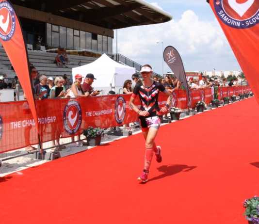 Dyrektor Biblioteki Uniwersytetu Rzeszowskiego wicemistrzynią świata w triathlonie