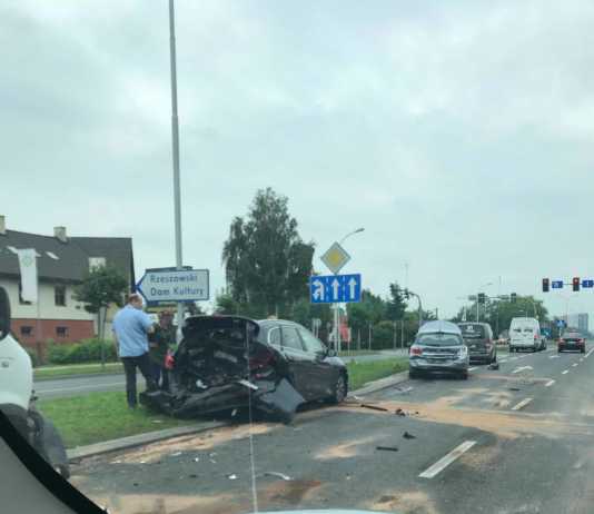 Wypadek w Rzeszowie z udziałem czterech samochodów. Koniec utrudnień