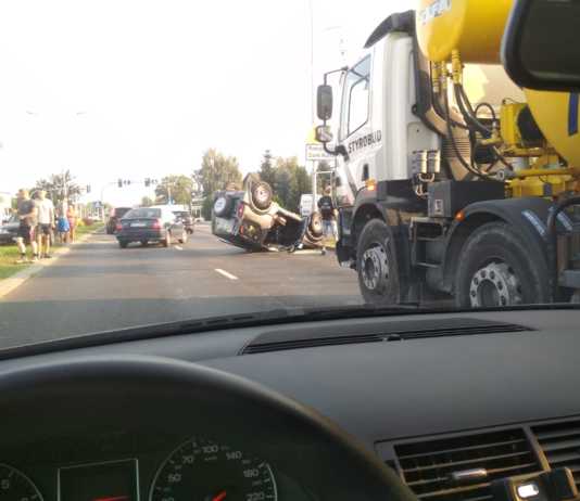Zderzenie forda z suzuki na ulicy Warszawskiej. Cztery osoby poszkodowane