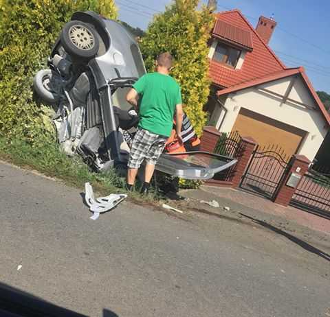 Wypadek w Racławówce. Zginął 78-letni mężczyzna, w szpitalu zmarła jego żona