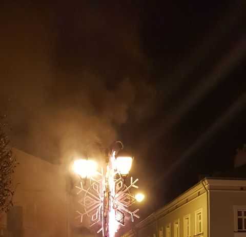Pożar świątecznego oświetlenia na ulicy Mickiewicza w Rzeszowie