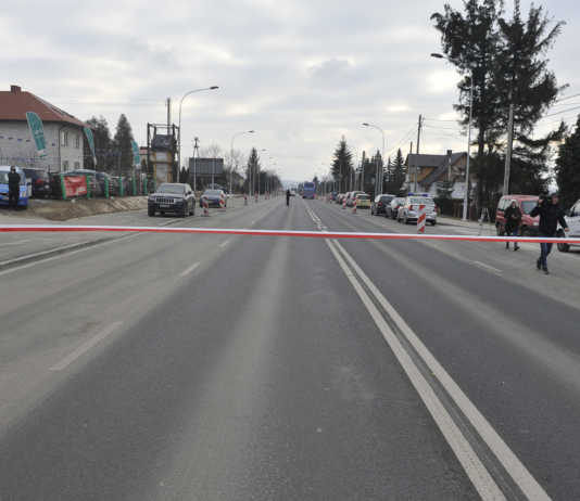 Na al. Sikorskiego nie postawią żadnej wiaty, bo wymieniają 217 starych