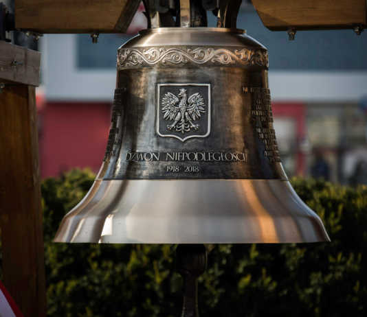 „Dzwon Niepodległości” na placu Farnym? Tadeusz Ferenc: tak, jeśli w niego uderzę