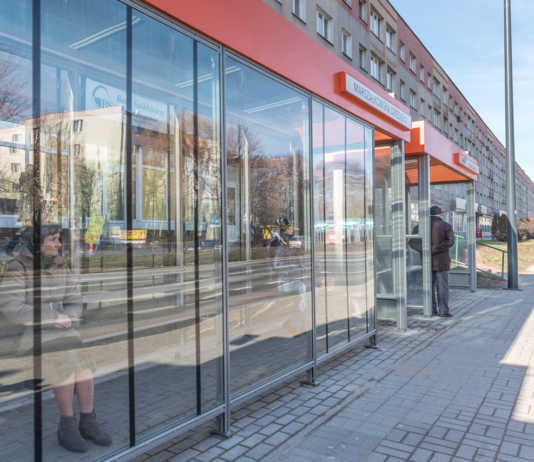 W Rzeszowie zamontowano nowe ogrzewane przystanki i będą kolejne