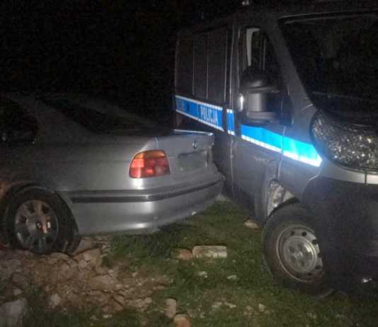 Pijany kierowca BMW uszkodził policyjny radiowóz