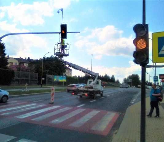 Sygnalizacja na przejściu przy galerii „Nowy Świat” już jest. Kiedy ją uruchomią?