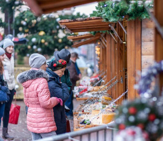Kto zorganizuje Jarmark Świąteczny? Estrada Rzeszowska czeka na oferty