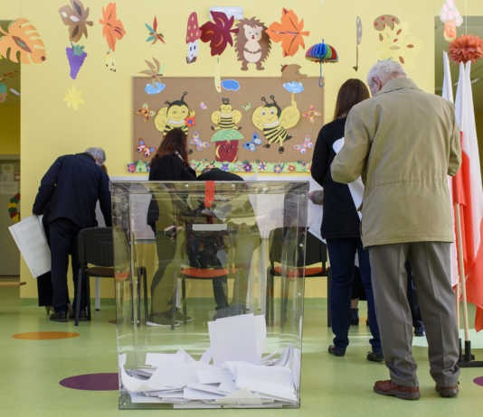 Wybory 2019. Frekwencja na godz. 12:00. Jaka w Rzeszowie, gminach i powiatach?