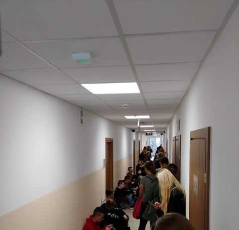 Gigantyczne kolejki na politechnice za stypendiami. “Chory kraj, chory system”