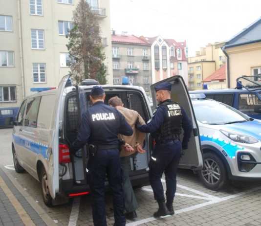 Domowa awantura w Rzeszowie. 34-latek ugodził nożem brata