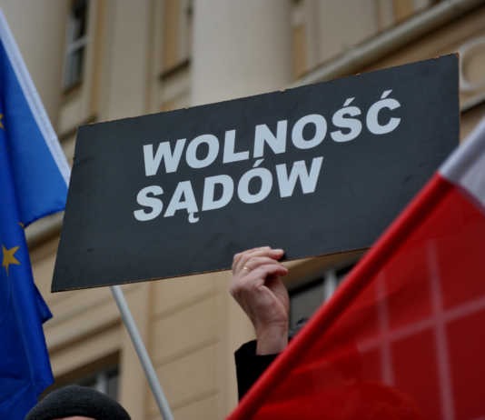 “Kneblowanie sądów – rozwód z Europą”. Dziś kolejny protest w obronie sędziów