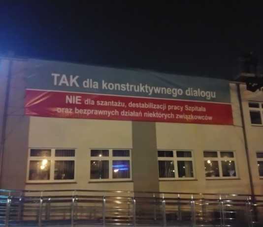 “Wielka Manifestacja”. Baner na budynku KSW nr 2: “Nie dla szantażu”