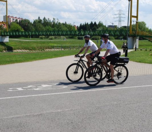 Policyjne patrole rowerowe ruszyły na ulice Rzeszowa. Pierwsze incydenty