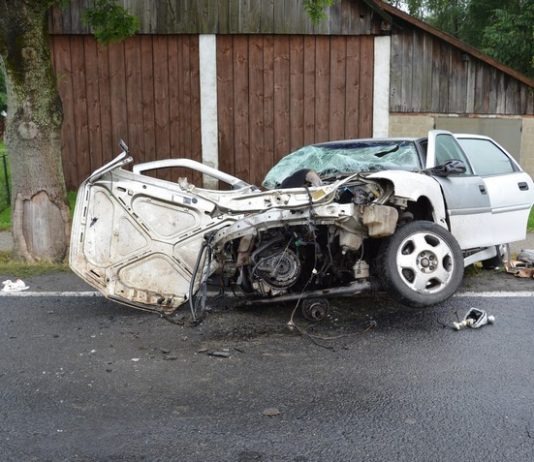 Tragiczny wypadek na DK 28. Jedna osoba nie żyje, 5 osób rannych